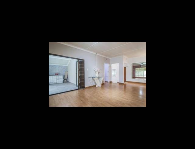 3 BEDROOM FREEHOLD FOR SALE IN RANDHART